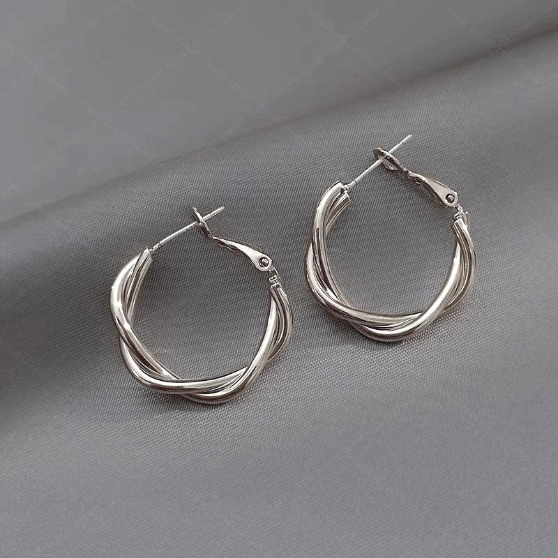 Silver plain ring earrings women's light luxury high-end stud earrings 2026 new popular niche exaggerated temperament earrings earrings