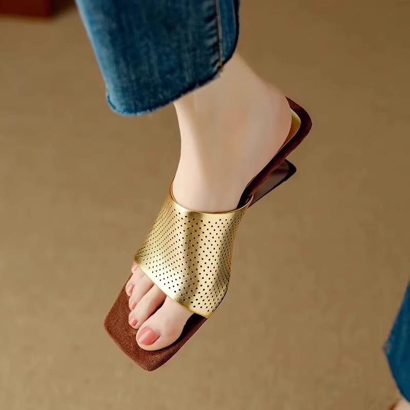 New Square-toe Open-toe Cutout Sandals and Slippers for Women, Retro Breathable Holes, Non-slip and Wear-resistant Flip-flops