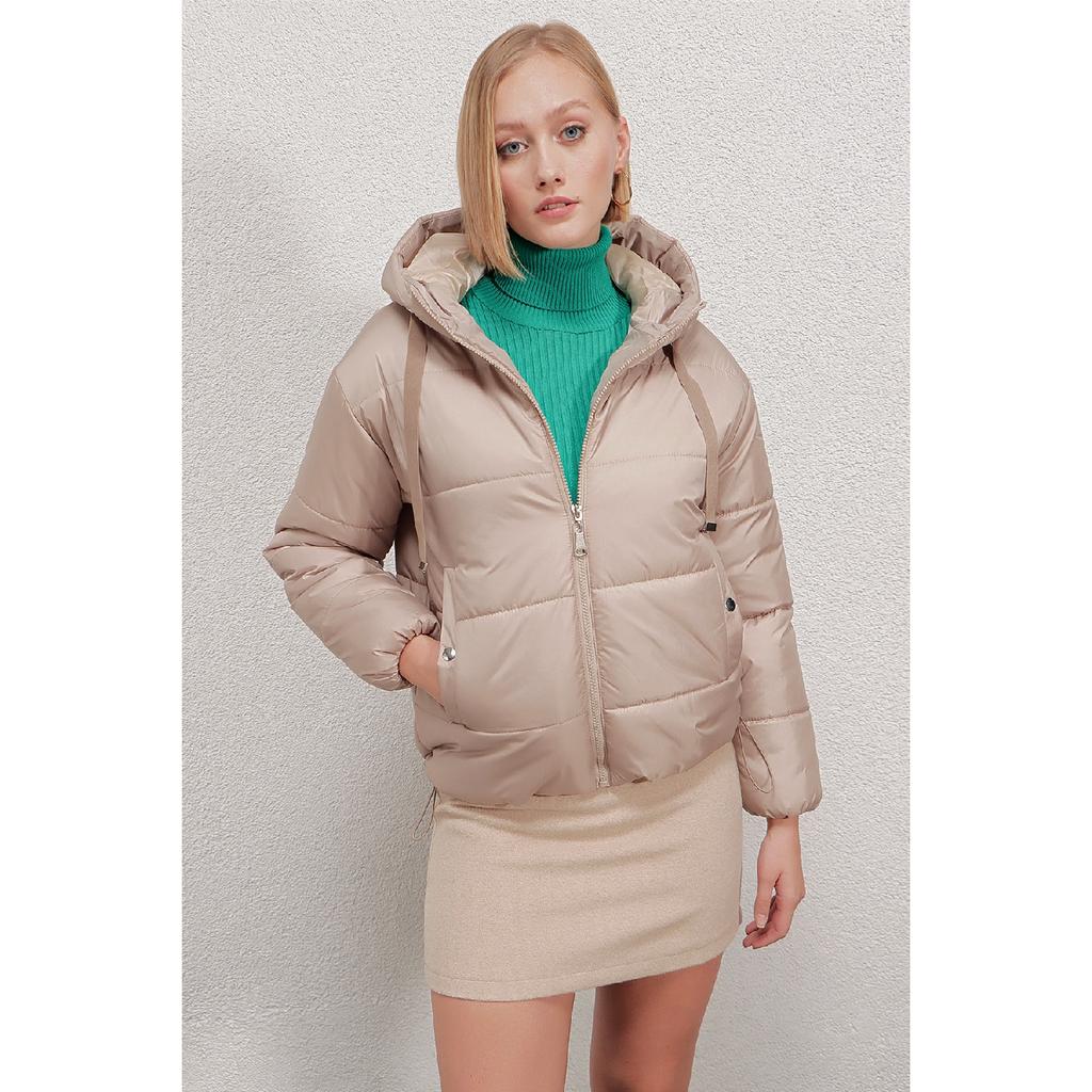 Schwarzer Puffermantel mit Kapuze und Tunnelzug für Damen Hzl22w-bd151171