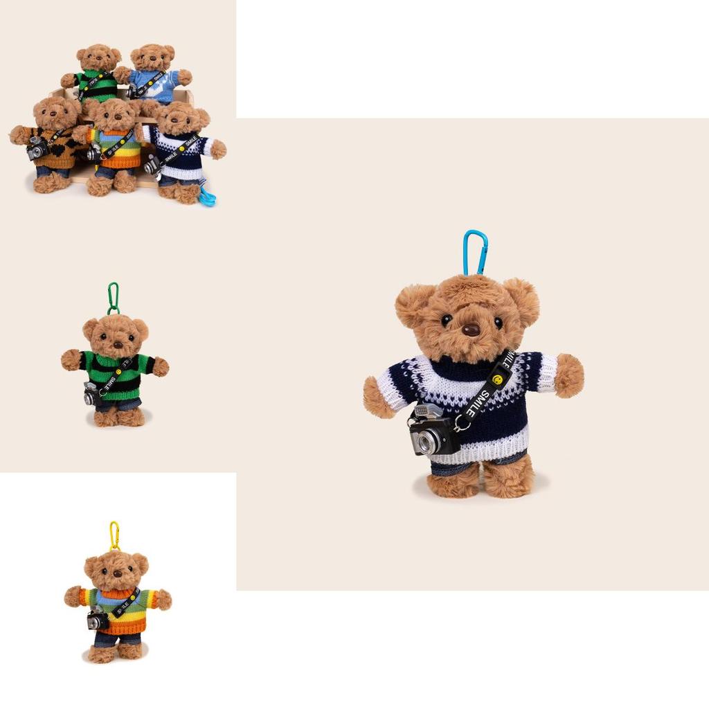 Portachiavi Peluche Orso con Maglione e Fotocamera, Design per Decorazione Zaino e Regalo