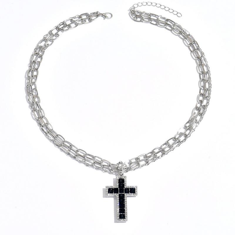 Kreuzanhänger Dunkle Halskette Persönlichkeit Punk Diamant Mehrlagige Kombinationskette Schlüsselbeinkette