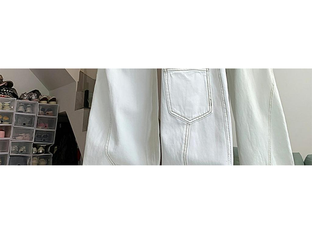 American Retro High-Waisted White Wide-Leg Jeans for Women – Autumn/Winter Plus Velvet, Slimming, Loose Fit.