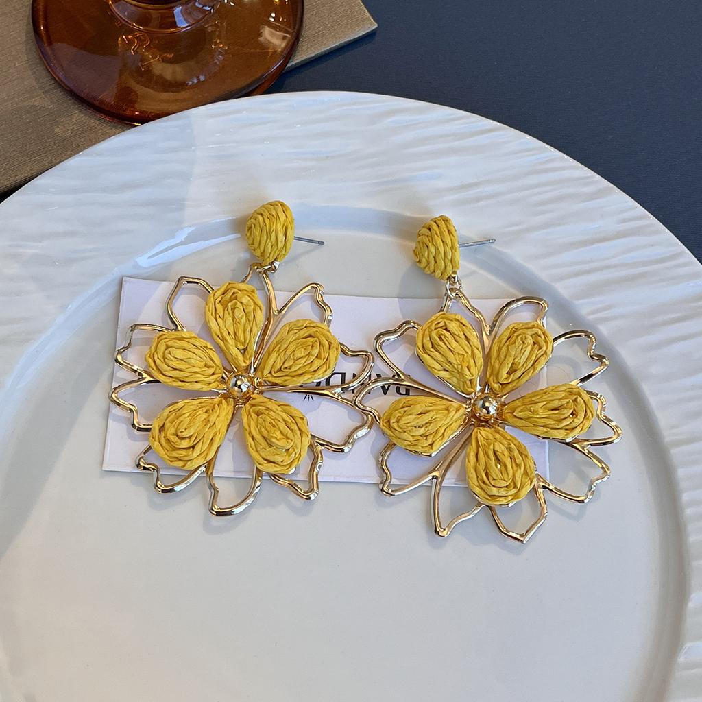 Holiday Style Seaside Flower Earrings, Raffia High-End Light Luxury Salt Sea Stars Niche Temperament Earrings