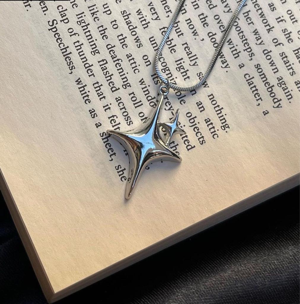 Sweet Cool Y2K Spicy Girl Cross Four Star Necklace for Women Men Minimalist Collarbone Chain Sweater Chain Necklace Jewelry