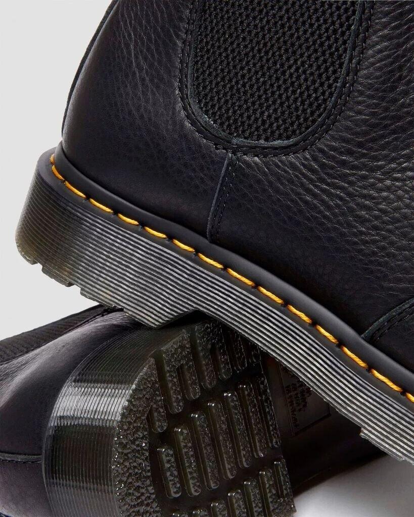 Dr. Martens 2976 Ambassador Leather Chelsea Boots 31989001black