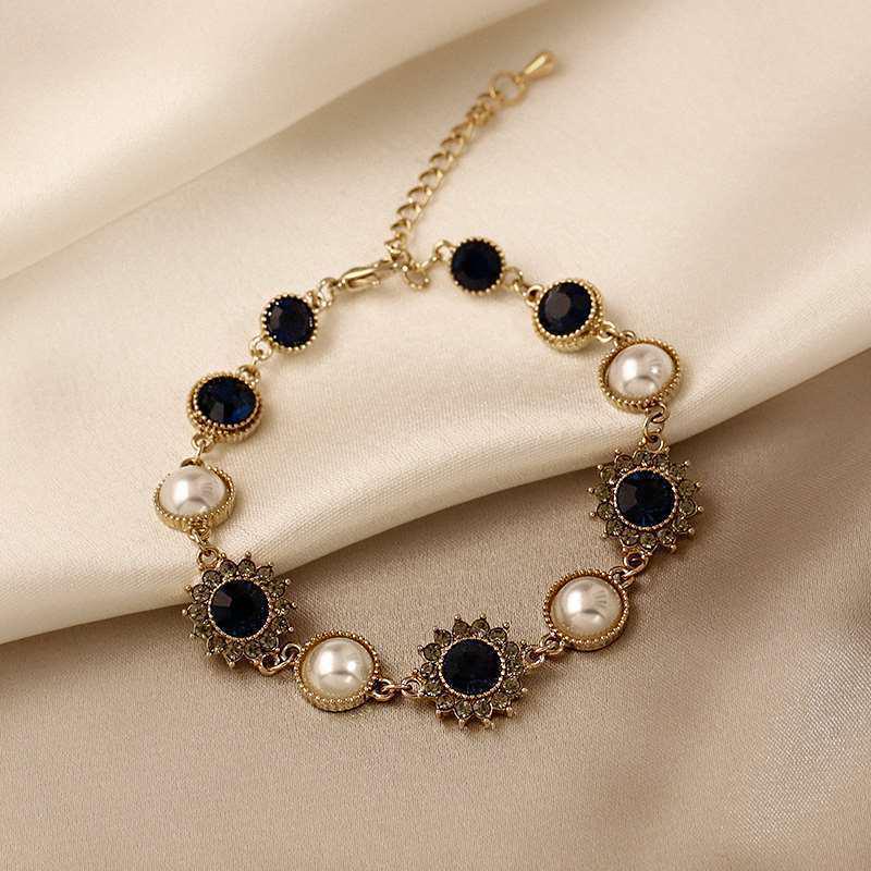 2024 Trendy Freshwater Pearl Bracelet: Simple, Elegant European & American Style Jewelry