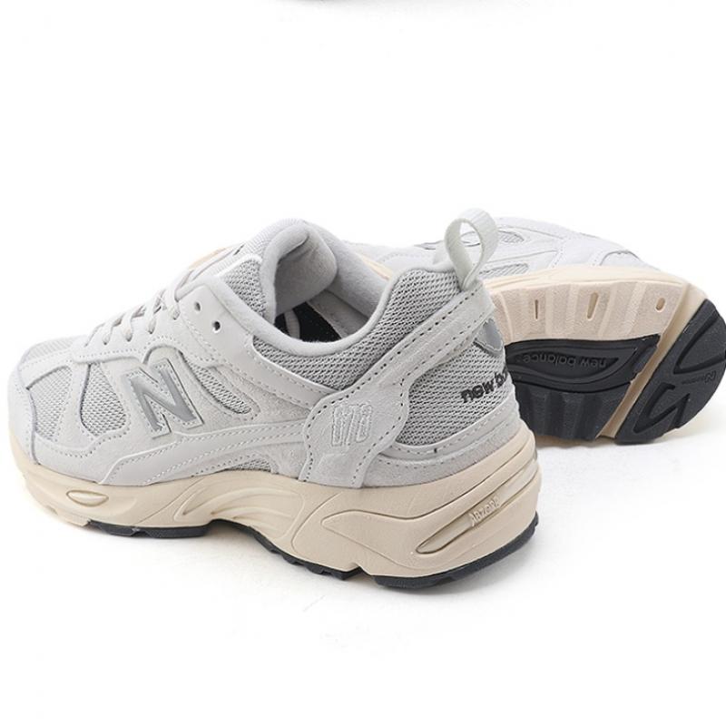 New Balance 878 Gray