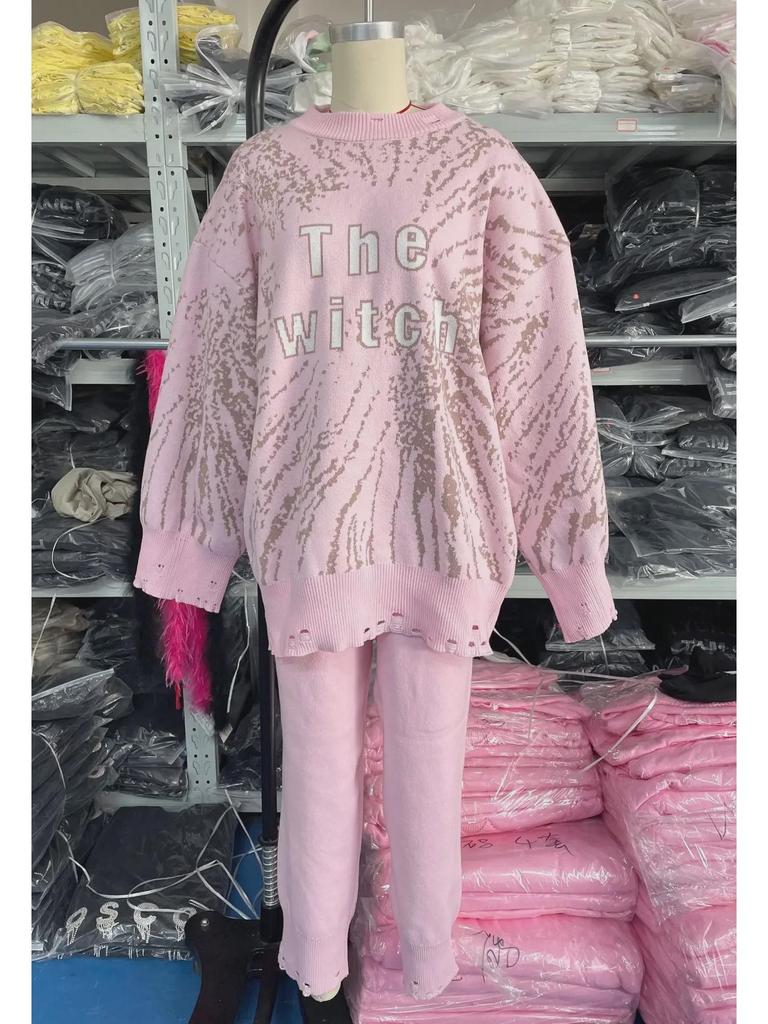 Autumn/Winter Contrast Knit Suit: Letter Print Sweater & Ripped Nine-Point Pants