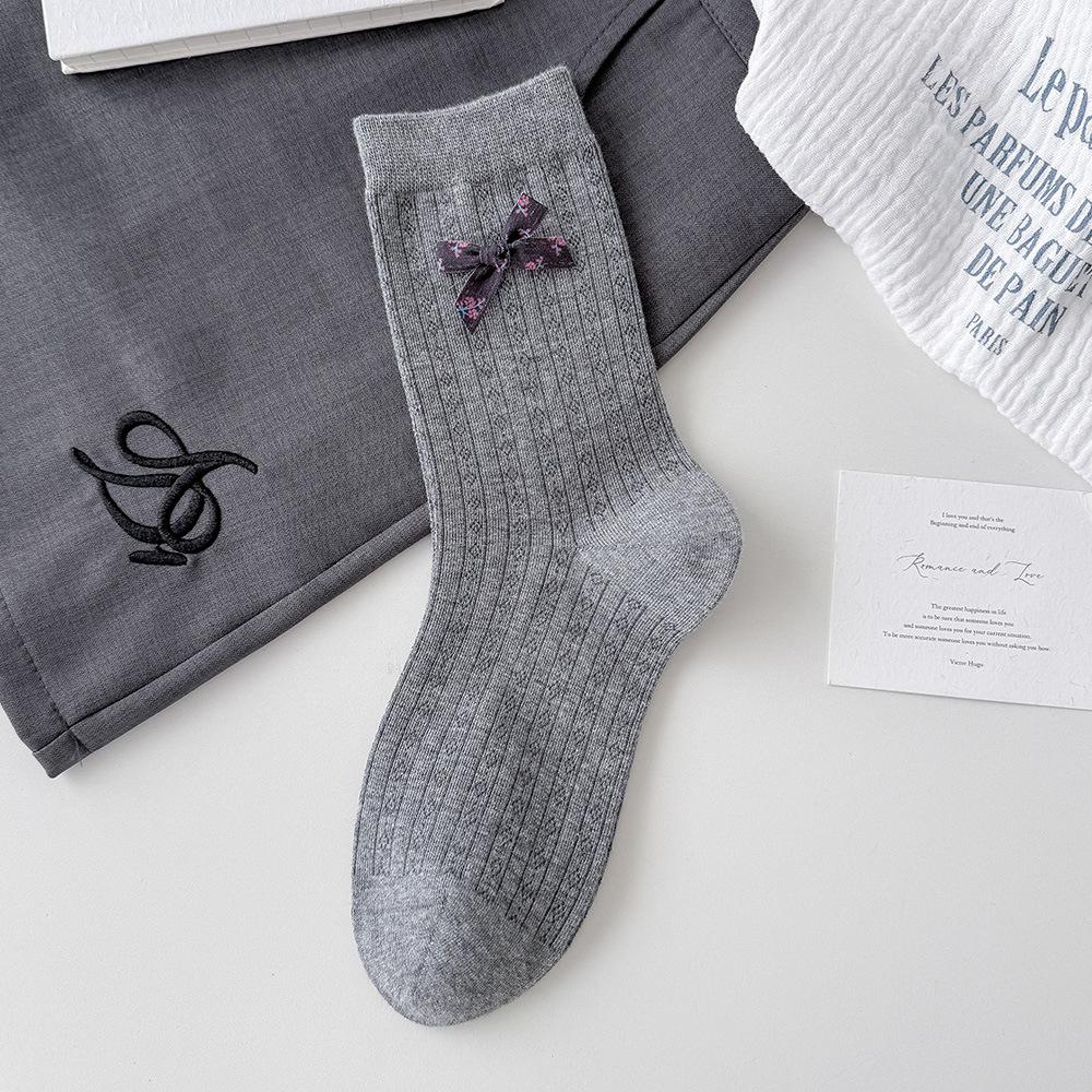 

Dot Pattern Bow Tie Socks - Mid-length Versatile Odor-resistant and Sweat-absorbent Pile Socks, Trendy for Spring, Autumn and Winter. 1 pair темно-сірий