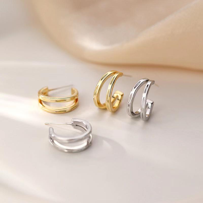 

Женские серьги-пусеты в стиле ретро Гонконг - Модные металлические серьги-кольца 2024