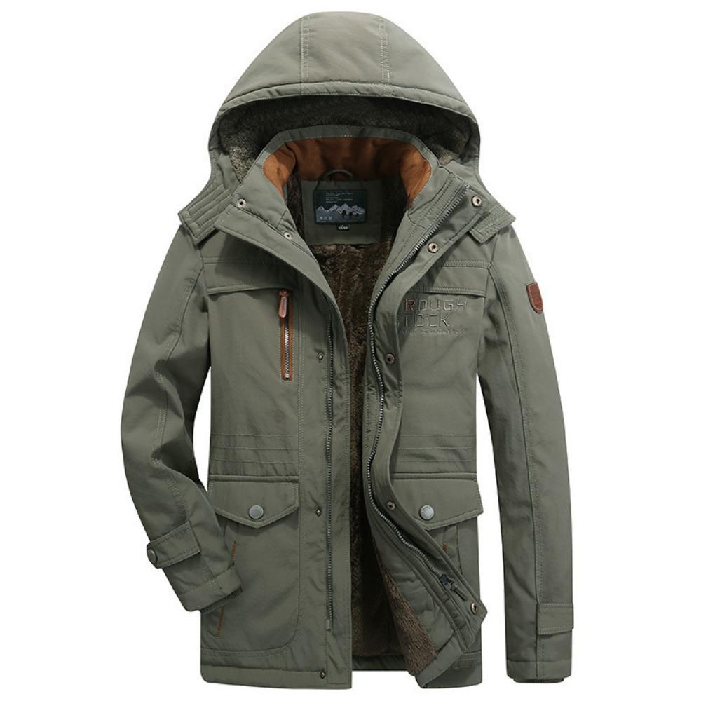 Men's cotton-padded clothes are piled and thickened to keep warm in winter outdoor large cotton-padded jackets.