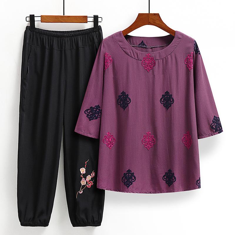 Summer Middle-aged and Elderly Women's Large Size Ethnic Style Embroidery Seven-minute Sleeve T-shirt Suit Mother Fashionable Tops