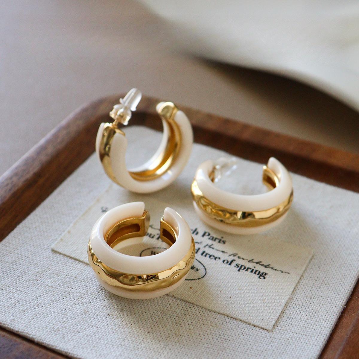 

Vintage C-Shape Earrings & Ring Set with 925 Sterling Silver Posts белый