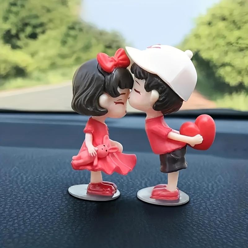 Ornement Romantique Couple Baiser pour Tableau de Bord de Voiture Décoration de Maison Objets de Collection Mignons sur le Thème de l'Amour pour la Saint-Valentin S'adapte à Diverses Pièces