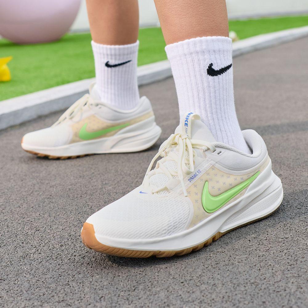 Nike Star Runner 5 Low top Kids Running Shoes Yellow White Kids 35.5