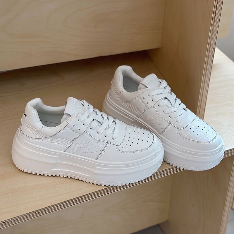 

Белые туфли на платформе из натуральной кожи. Женские универсальные и легкие белые туфли на шнуровке с круглым носком. Новые летние повседневные туфли для доски.