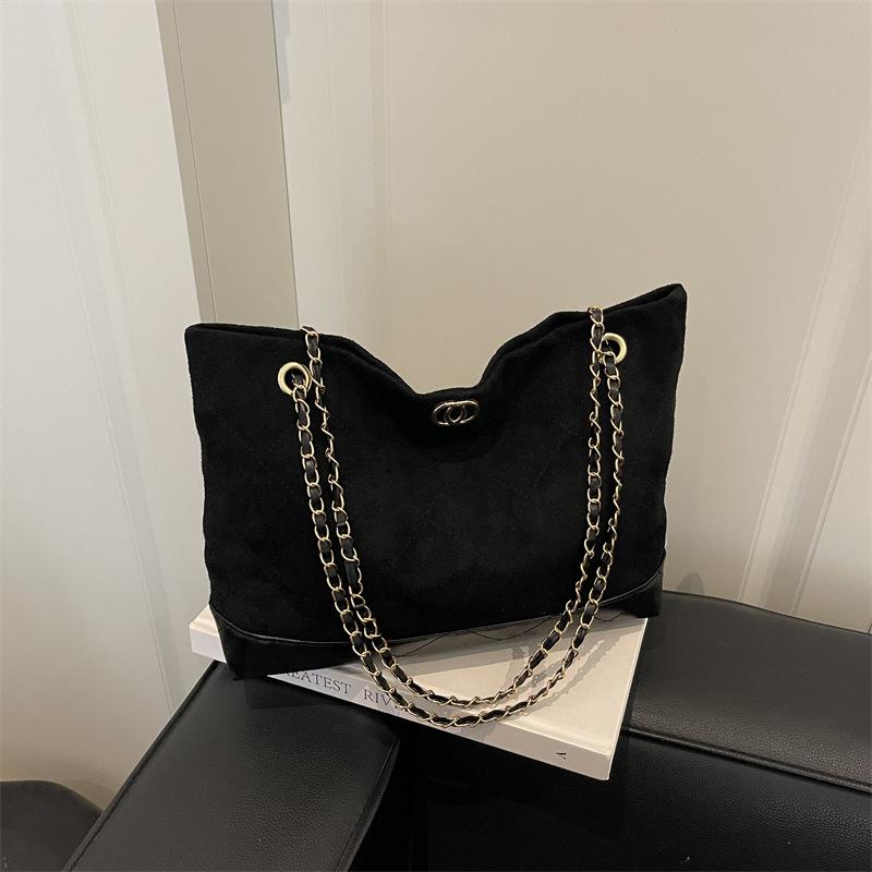 

High-value retro chain tote bag season new fashion shoulder bag women s hand-held armpit bag чёрный