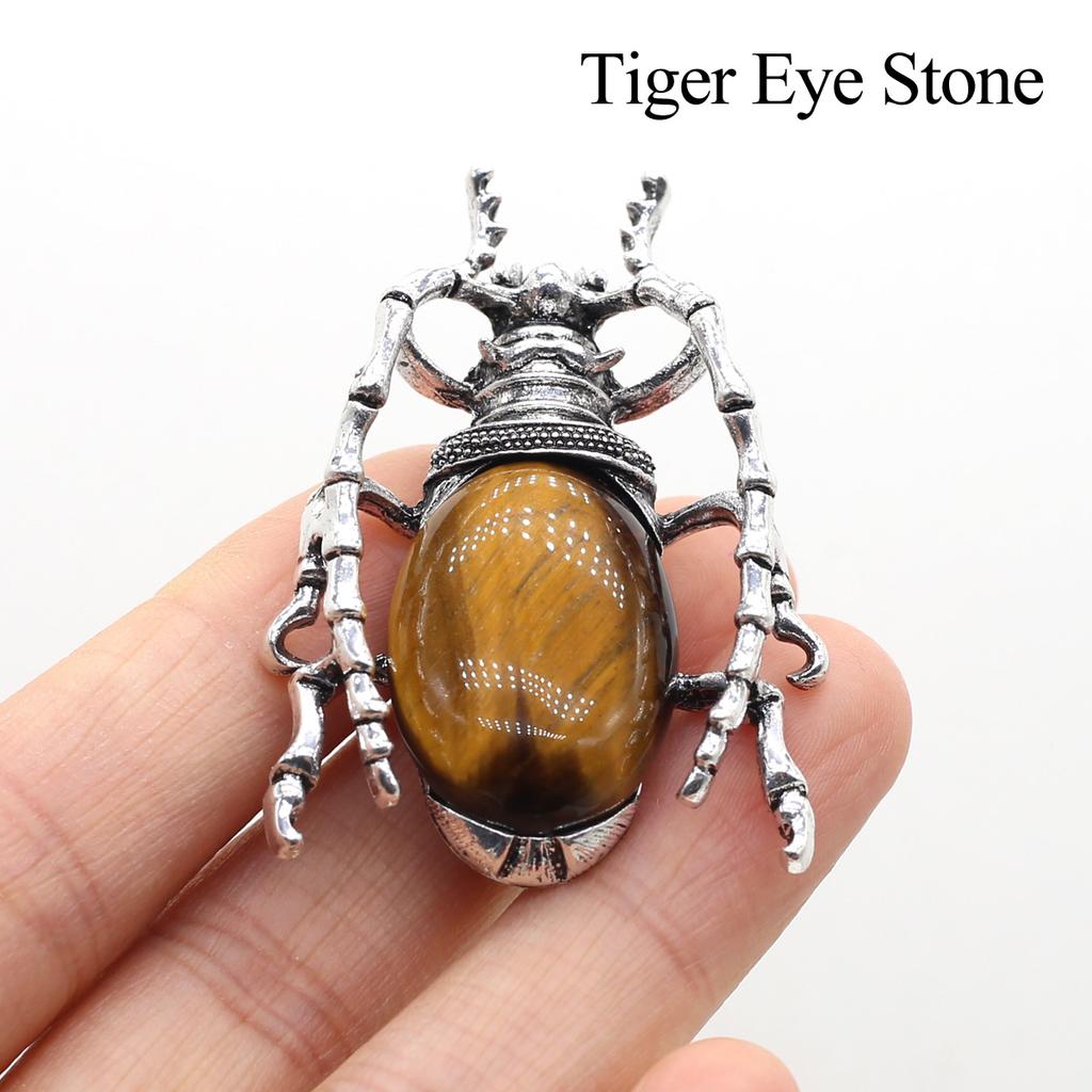1Pc, Natural Stone Shell Beetle Pendant Brooch, Aura Healing Crystal Quartz Jade Gems Charms Brooch Pin for Jewelry Making DIY Halloween Crafts Gifts