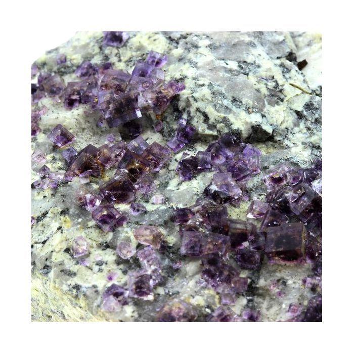 Pierres et Minéraux. Fluorite. 3411.0 ct. Saint-Péray, Ardèche, France.