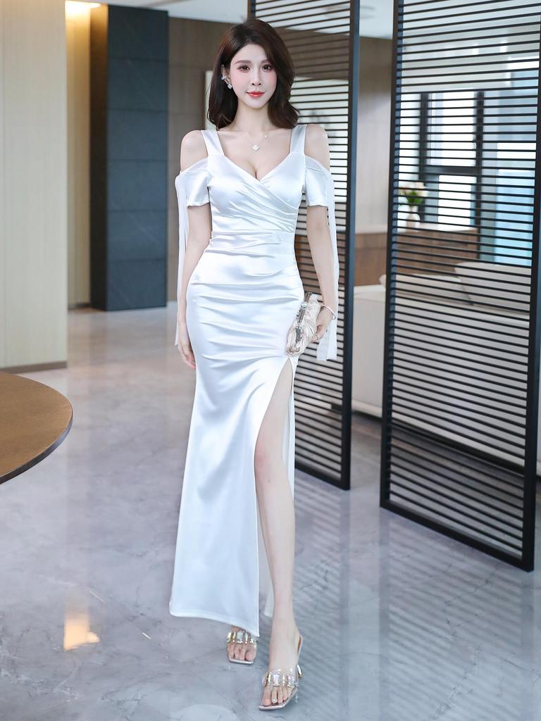 Elegant Off-the-Shoulder Evening Gown with High Slit - Nightclub Attire for Foot Bath Technicians