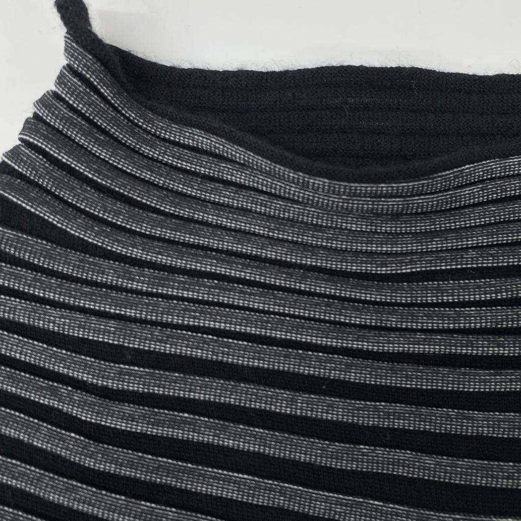 ISSEY MIYAKE Black IM23KH279MEANDER KNIT Wool Blend Border Dress dress 2 Gray / blackUsed