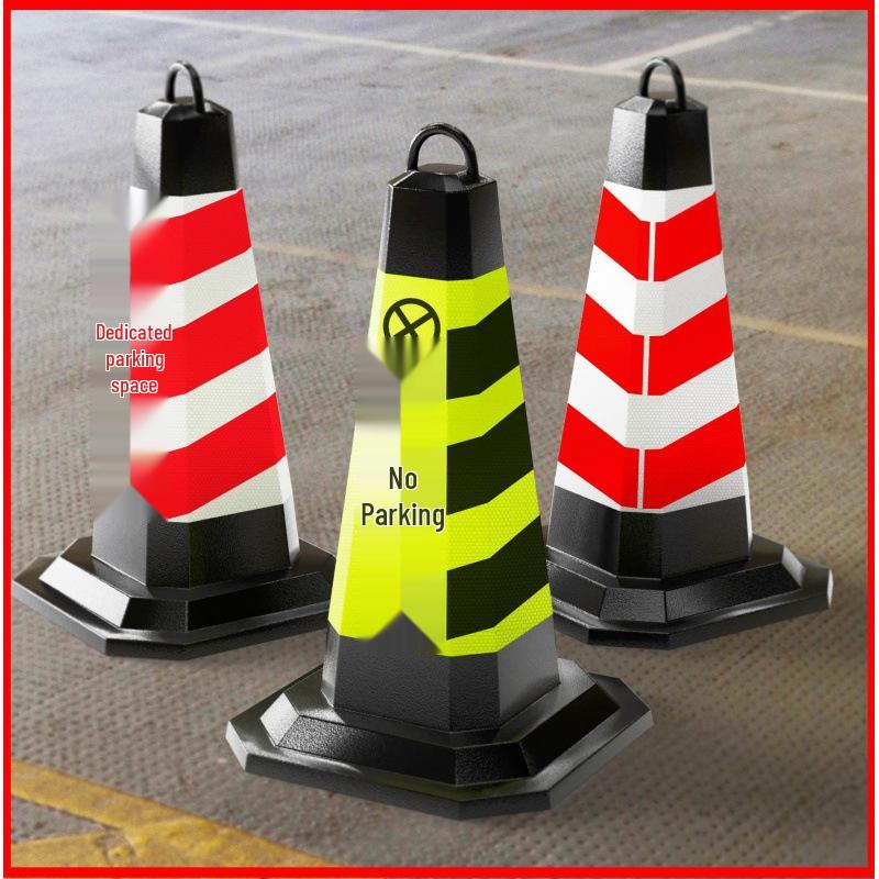 

Reflective Rubber Traffic Cone with No Parking Sign and Ground Spike 3 m Plastic Chain