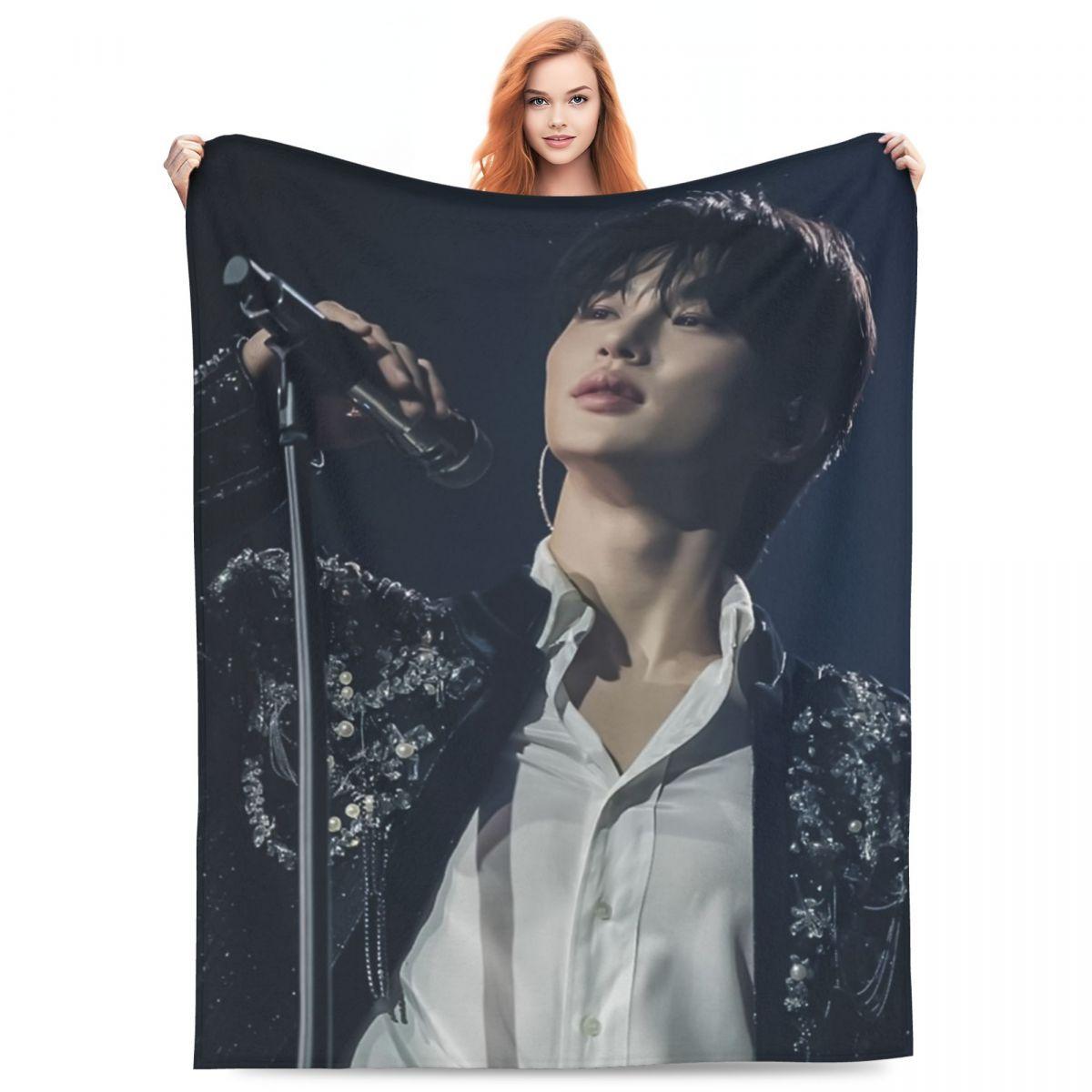 Jessica Chen Unisex Coral Lovely Runner Byeon Woo Seok Blankets Lightweight Thin Fleece Plush Comfortable Gift Throw Blanket Bedspread