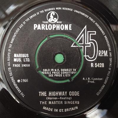 7inch Record MASTER SINGERS - The Highway Code R5428 Parlophone 1966 UK Pop Used