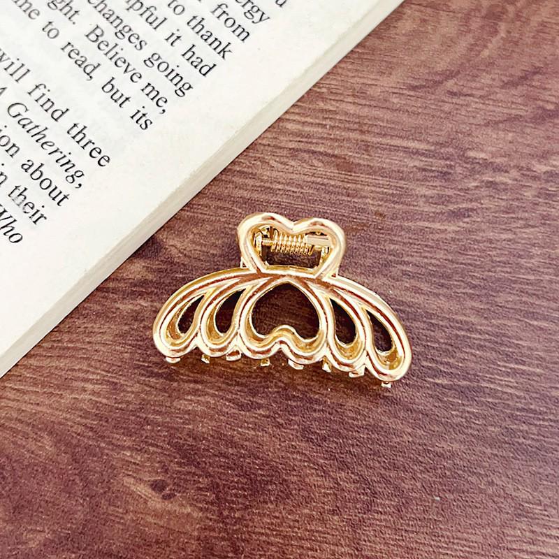 Small Metal Shark Hair Clip for Girls - Korean Internet Celebrity Style Claw Clip Hair Accessory