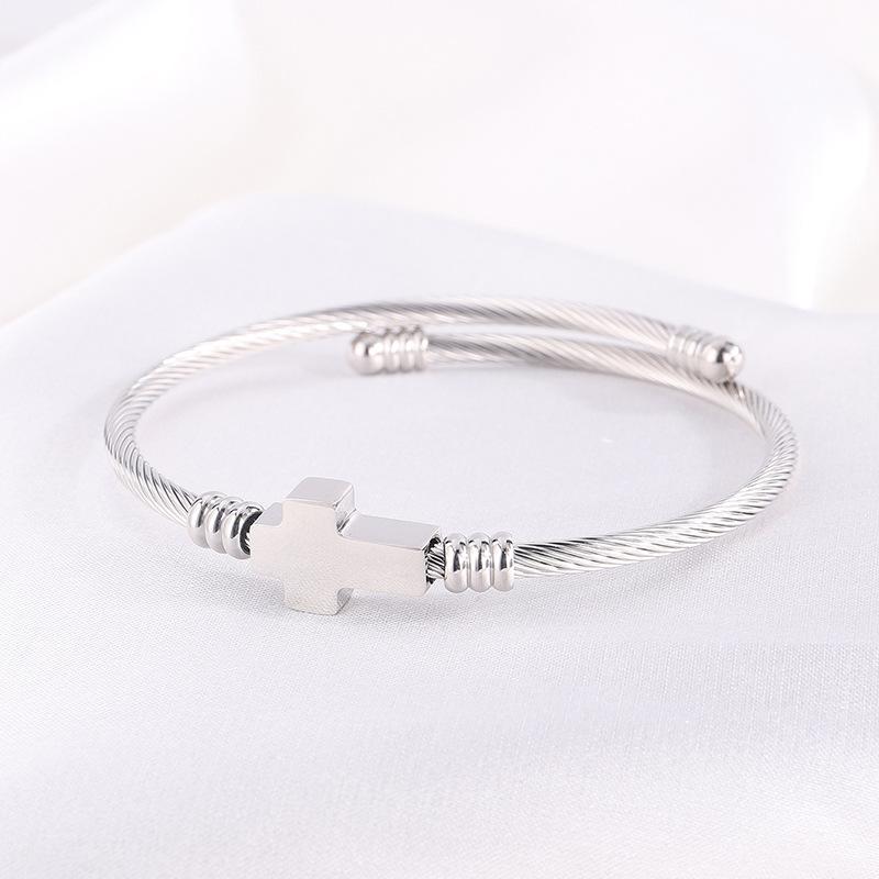 Titanium Steel Bracelet - Heart-shaped Steel Wire Cross Bead Beaded Open Bracelet for Women, Featuring Simple Design and Being A Niche Item.