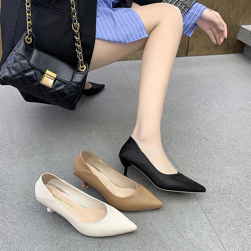 Moda Modne Buty Damskie Jedno Kopnięcie Damskie Czółenka Jesień Szpiczasty Nosek Jednolite Profesjonalne Sukienkowe Szpilki lub Cienkie Obcasy Płytkie Buty