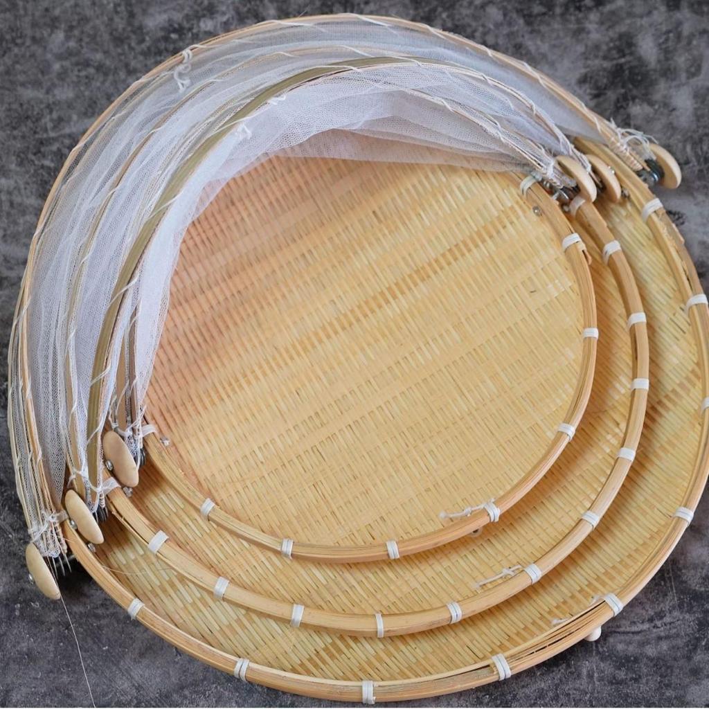 Vietnamesischer handgefertigter Bambus-Brottkorb mit Netzabdeckung - Landhausstil