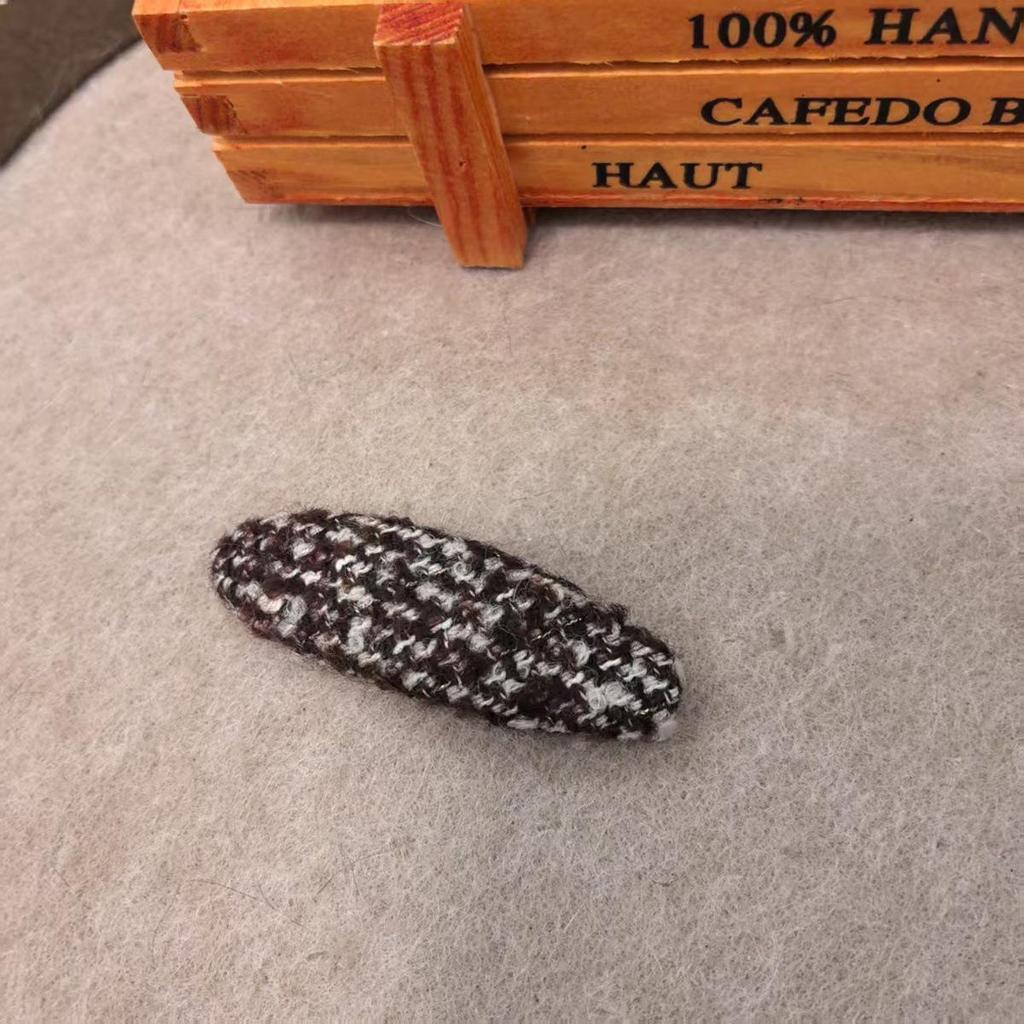 Elegant Wool Hairpin for Women - Chic Fragrance Style Duckbill Clip for Bangs and Flyaways