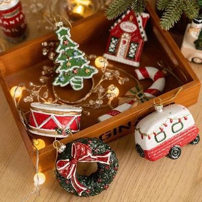 Weihnachtsfarbige Kugelform Weihnachtsbaum Dekorative Anhänger Weihnachtsgeschenktüte Auto Haus Schneemann Girlande Anhänger