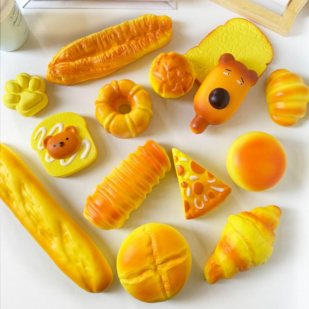 [KOREWA] [Go viral on social media!] 4-piece set of bread-shaped squishy toys. Soft and fluffy, these cute bread-shaped squishies are perfect for phot