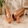 100% Reine Kupferwasserflasche 1L mit 2 gehämmerten Kupferbechern | Handgefertigtes gehämmertes Design Kupferflasche & Glas Set | Ayurveda Wellness Trinkgeschirr