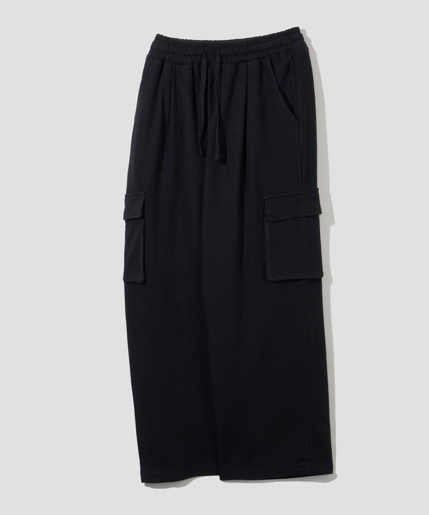 AGOD Single-Pleat Cargo Sweatpants [Black]