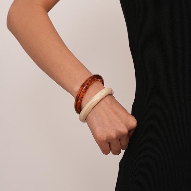 Modische Runde Marmormuster Acryl Armbänder Armreifen für Damen Einfache Persönlichkeit Vintage Beige Braun Armreif Damen Schmuck