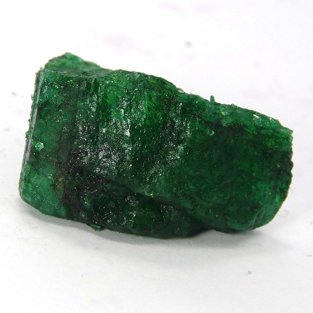 Earth Mined Natural 98 Ct Green Emerald Rough Loose Gemstone