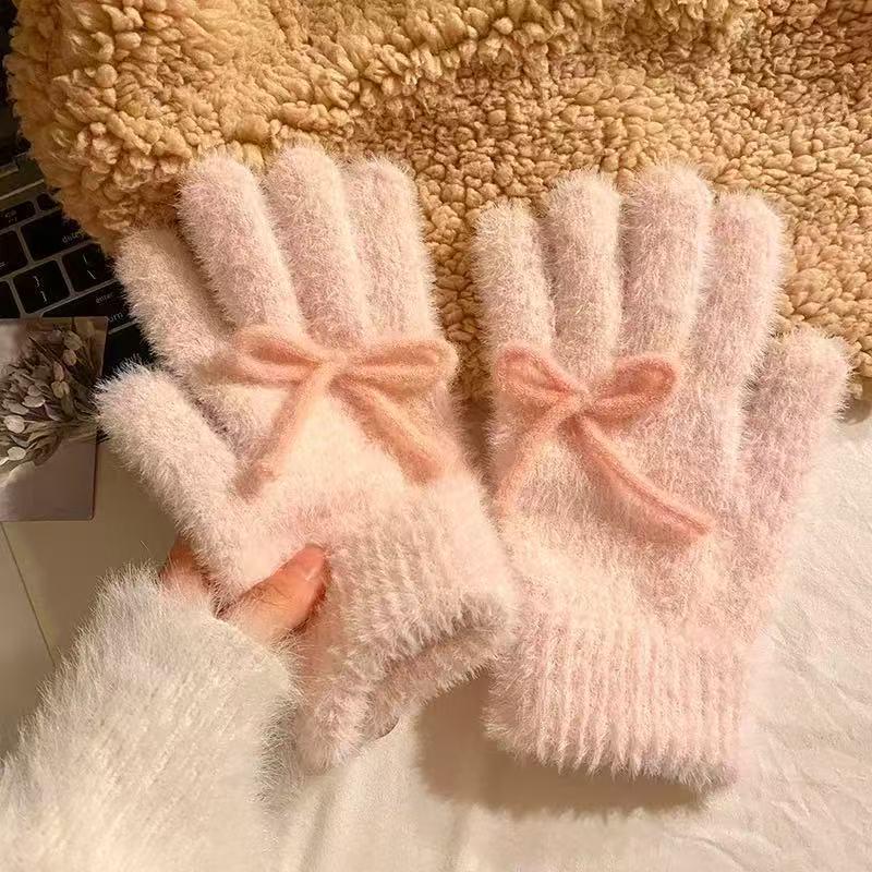 Korean Pink Bow Knit Plush Women's Winter Gloves: Fluffy, Velvet-Lined, Cold-Proof Five-Finger Design