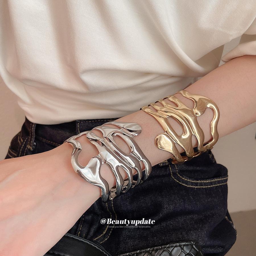 High-End Geometric Pleated Open Bangle - Women's Stylish Multi-Layer Irregular Bracelet