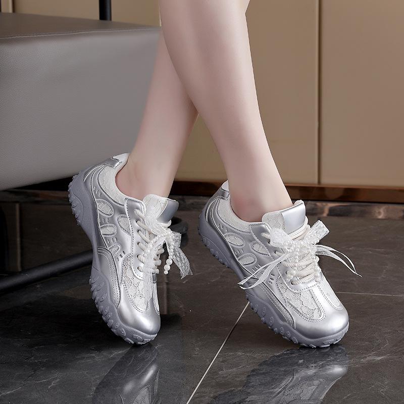2025 summer new lace casual moral training shoes women's niche design retro mesh breathable board shoes women L0802