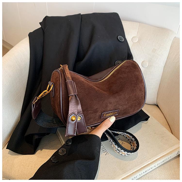 Maillard Retro Matte Small Bag Women's 2024 New Autumn Versatile Wide Shoulder Strap Messenger Bag Super Fire Dumpling Bag