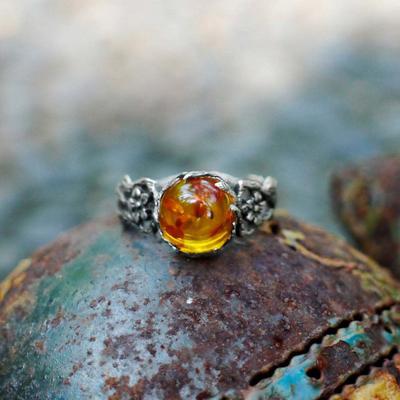 Yousheng Women Ring Hollow Flower Pattern Silver Color Distressed Luxury Gift Personality Retro Faux Amber Beeswax Finger Ring Fashion Jewelry