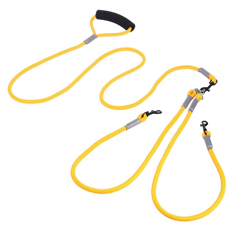 Eine universelle Hundeleine, um zu verhindern, dass Hunde ausbrechen, ein Mehrzweck-Gassigehwerkzeug, P-Ketten-Haustierbedarf
