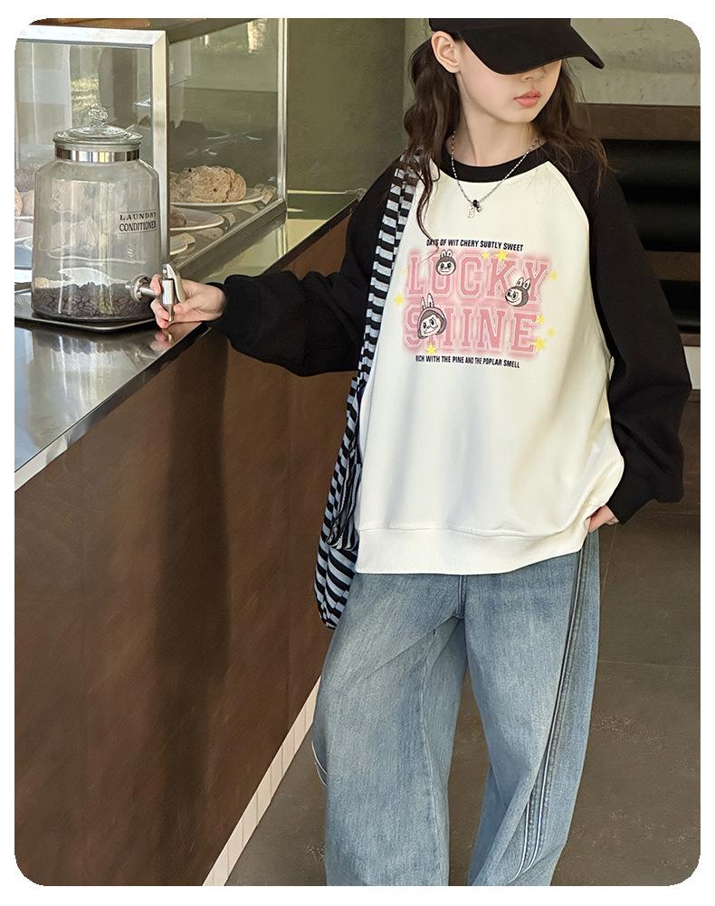 Sweatshirt im koreanischen Stil mit Farbblock für Mädchen - Herbst/Winter 2025, Buchstabenaufdruck, lässiges Oberteil mit Rundhalsausschnitt für mittlere und große Kinder