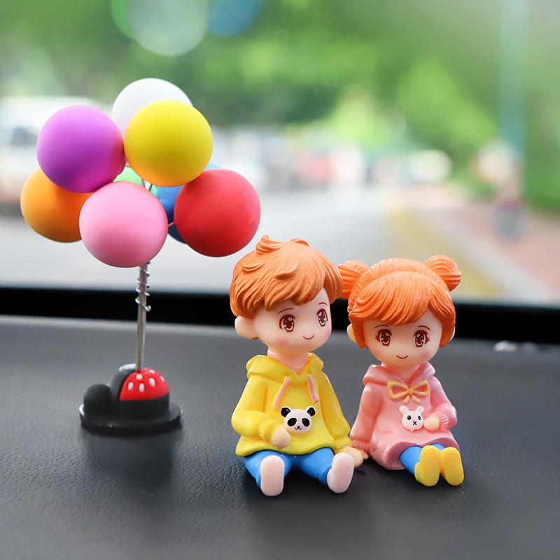 Cute Cartoon Resin Couple Figurine For Car Dashboard Decoration New Home Micro Landscape Ornament Interior Decor Accessory