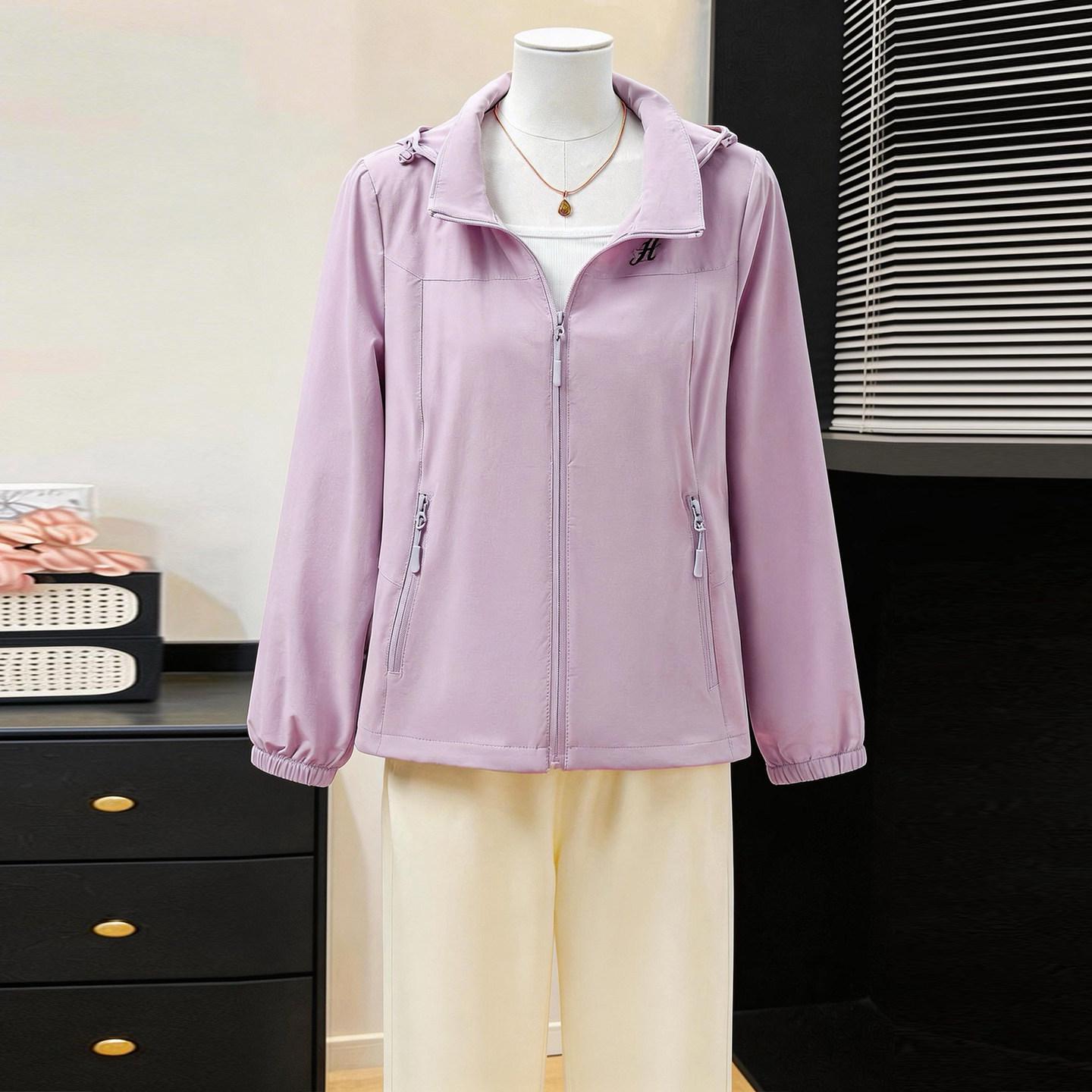 

Spring Windbreaker Hooded Jacket for Petite Women: Stylish Outerwear for Middle-Aged & Elderly Fashion. XL (for below 105 jin)