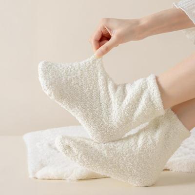 Women Winter Sleep Socks Warm Cozy Bedtime Socks Loose Fit Fuzzy Socks with Elastic Cuffs for Home Lounging Night Sleeping