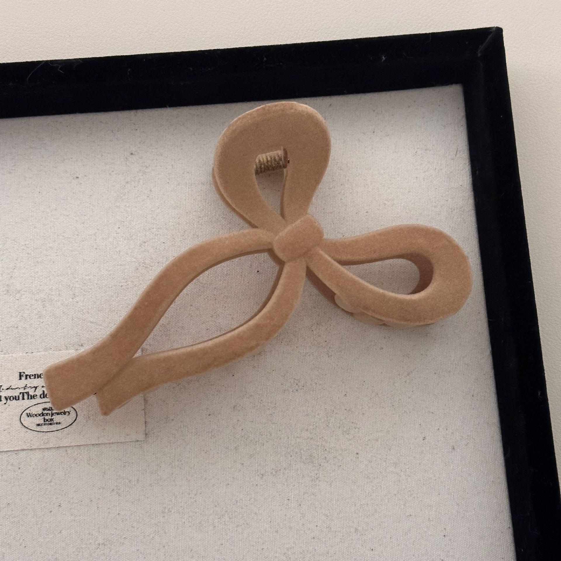 

Бархатные крабики для волос Женские элегантные большие зажимы-акулы Корейская заколка для волос на затылок Модные роскошные головные уборы для девочек Аксессуары для волос